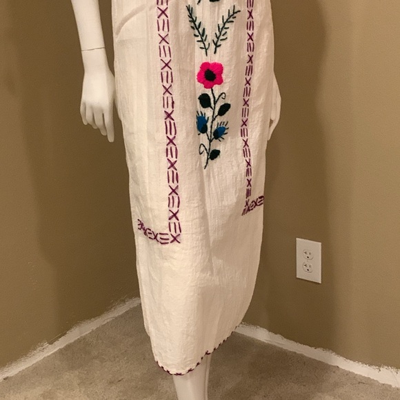 Mexican Embroidered Floral White Dress Unsized Fits XS Petite - Picture 5 of 14